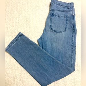 4 for 20! Casual relaxed fit jeans
